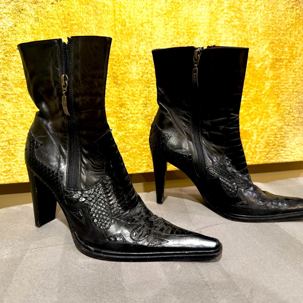 Cesare Paciotti ankle boots size 36